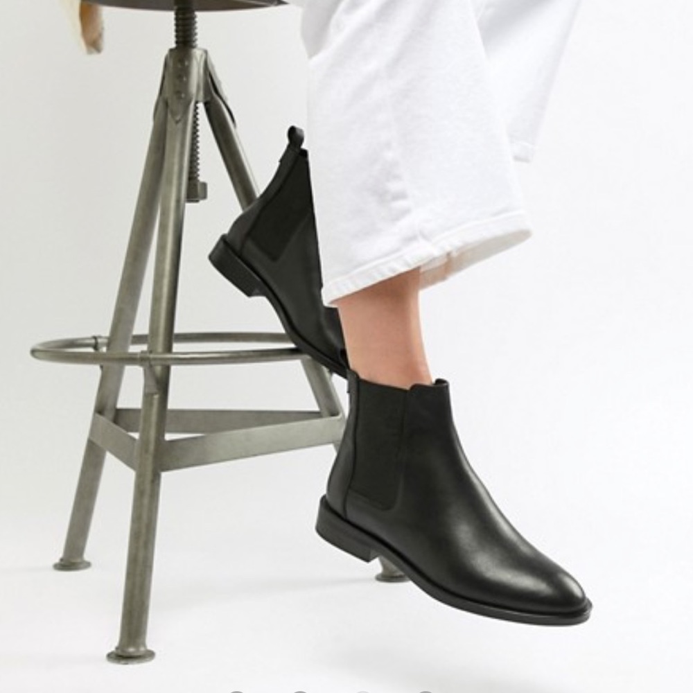 Chelsea boots